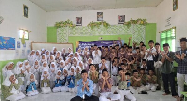 Gelar Seminar “Green Generation”, KKN Universitas Annuqayah Edukasi Pelajar Darul Ulum Peduli Lingkungan