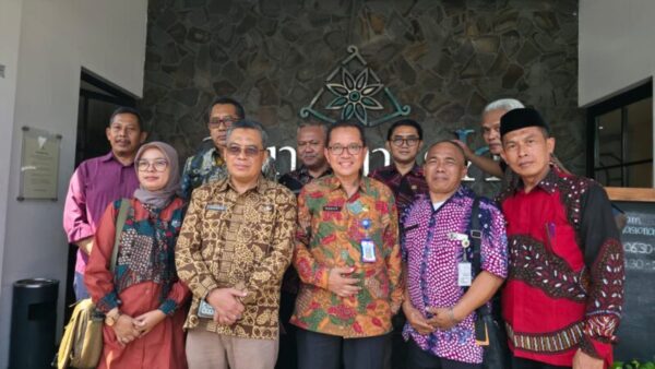 PKL di Tengah Laut, Ratusan Siswa SMK Kemaritiman Berjuang Ikuti TKA di Sumenep