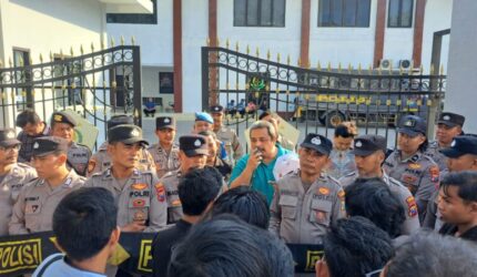 JASTRA Geruduk Kejari Sumenep, Desak Dugaan Korupsi Rumah Produksi dan Logistik KPU Dibongkar