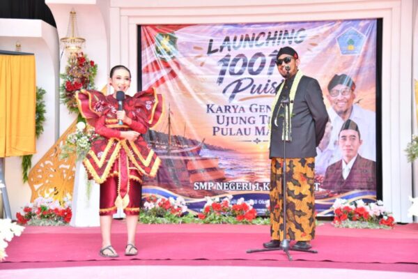 Bukan Sekadar Membaca, Bupati Sumenep Dorong Pelajar Berani Melahirkan Karya Lewat 1001 Puisi
