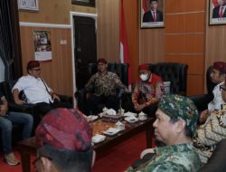 Kunjungan Staf Khusus Wapres RI di Sumenep Disambut Hangat Bupati Achmad Fauzi 2 Kunjungan Staf Khusus Wapres RI di Sumenep Disambut Hangat Bupati Achmad Fauzi