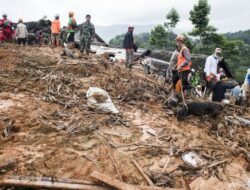 15 Korban Longsor di Sukabumi Masih dalam Pencarian