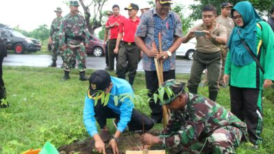 Kodim Bersama Forpimda Pamekasan Tanam 15.000 Pohon Mahoni, Ini Tujuannya