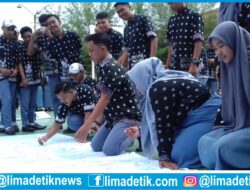 Sosialisasi Millenial Road Safety Festival, Seribu Siswa SMKN I Sumenep Bubuhkan Tanda Tangan 6 Sosialisasi Millenial Road Safety Festival, Seribu Siswa SMKN I Sumenep Bubuhkan Tanda Tangan