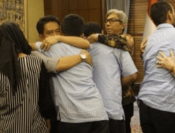 Kelompok Abu Sayyaf Bebaskan WNI tanpa Tebusan 9 Kelompok Abu Sayyaf Bebaskan WNI tanpa Tebusan