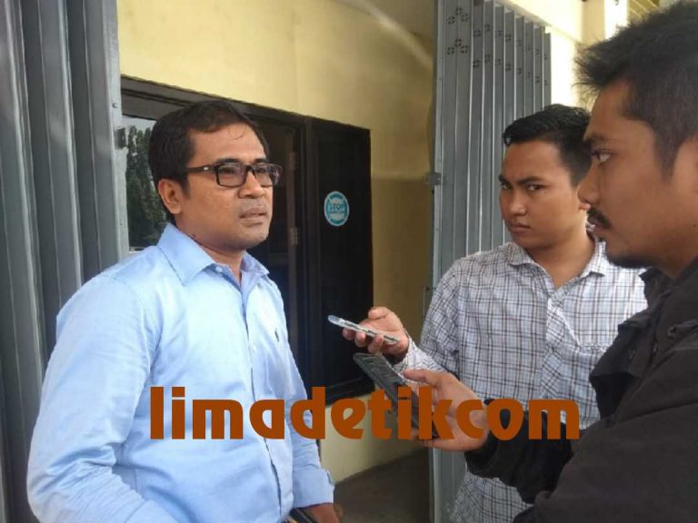 Puluhan Masyarakat Bangkalan datangi Dinsos Terkait PKH yang Tidak Tepat Sasaran 6 1550826168625