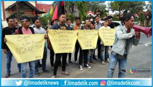 Mahasiswa Tuding Bupati Gagal Pimpin Sumenep
