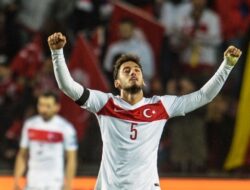 Dua Pemain AC Milan Pamerkan Foto Umrah Bareng