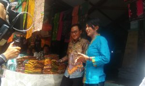 Bupati Hadirkan Presenter Desi Anwar Demi Membangun Pamekasan Hebat