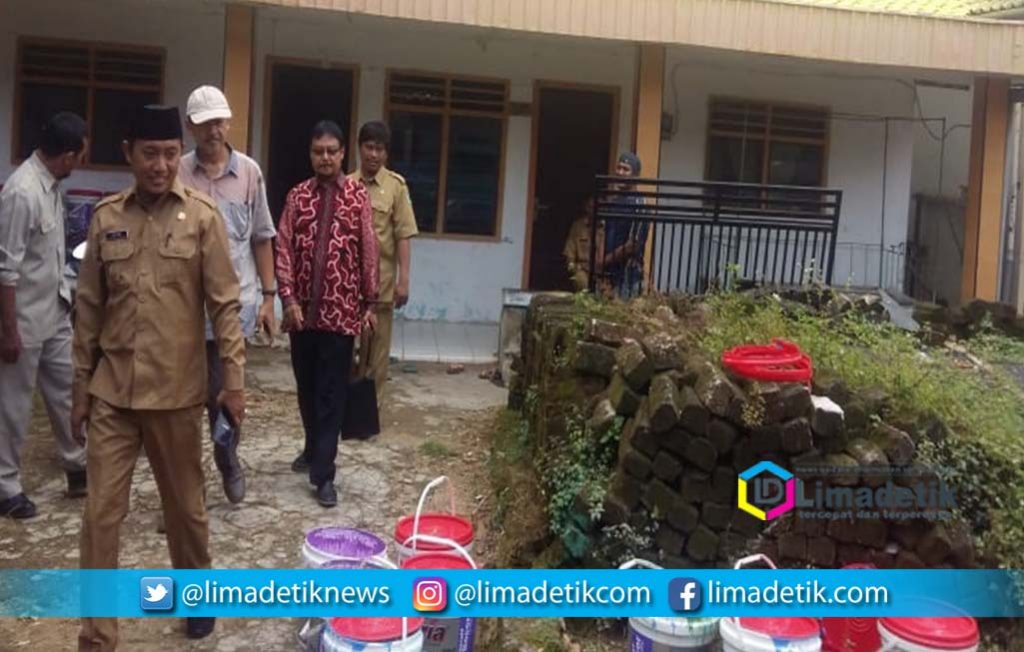 Wabup Pamekasan Tinjau Bedah Rumah di Kampung Kelir