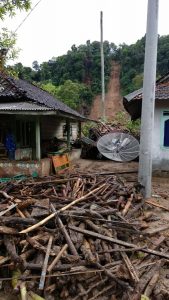 Hujan Deras di Pesisir Barat, Enam Warga Tewas 2 IMG 20190429 WA0009 1556505174