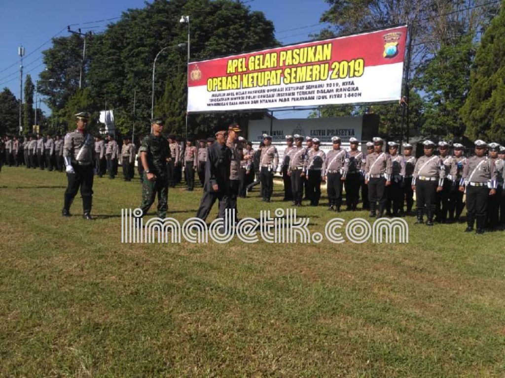 Bupati Bondowoso Pimpin Apel Gelar Pasukan Operasi Ketupat Semeru 2019