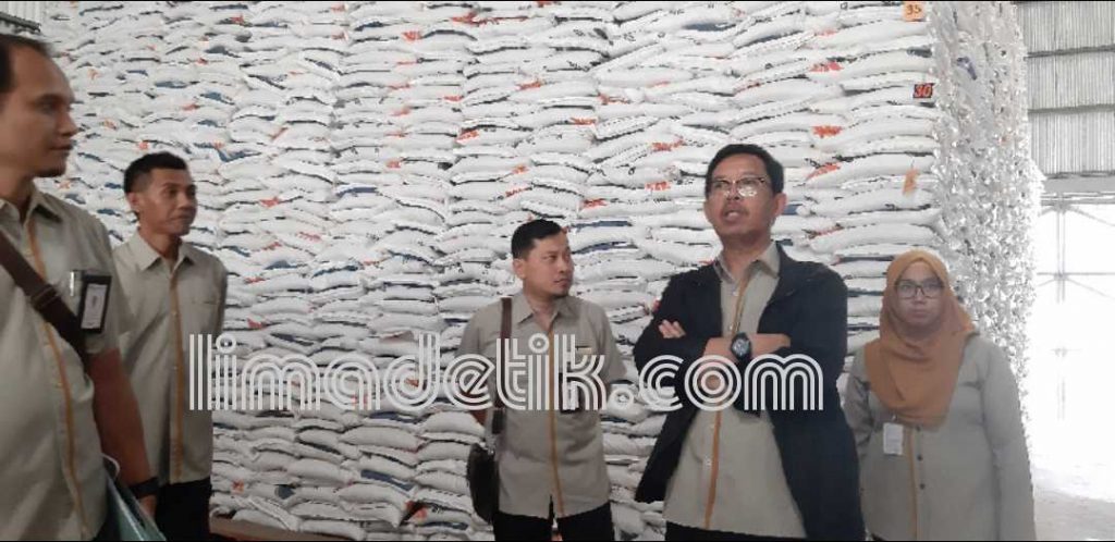 Bansos Rastra di Gudang Bulog Sumenep Berkutu, Ini Kata Kepala Bulog Divre Jawa Timur