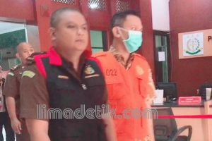 Kejari Jakpus Tahan Staff PT.ASEI Atas Kerugian Negara 20 Milliyar 9 Kejari Jakpus Tahan Staff PT.ASEI Atas Kerugian Negara 20 Milliyar