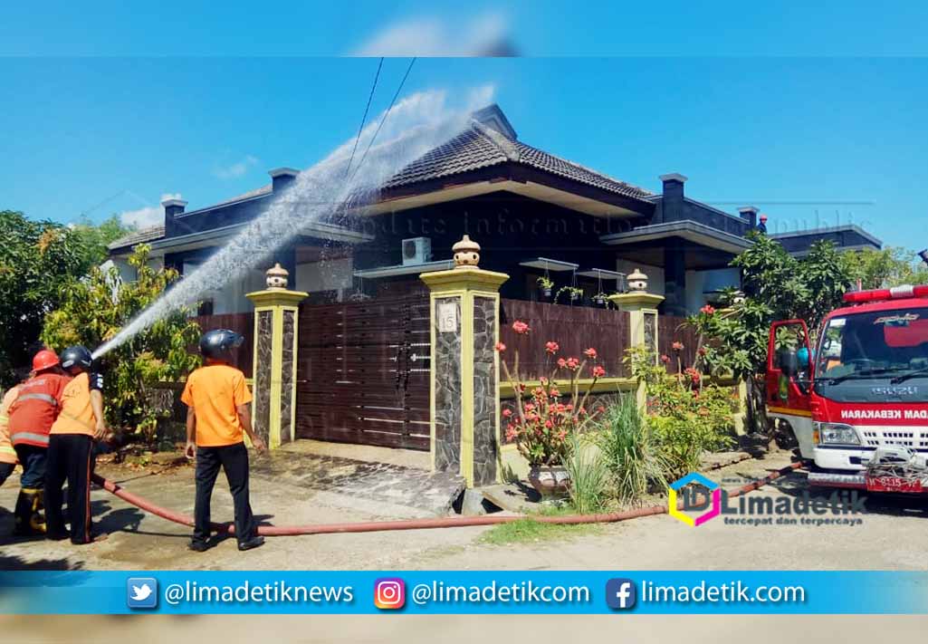 Diduga Korsleting Listrik, Rumah Mewah di Sumenep Terbakar 1 IMG 20190710 WA0031