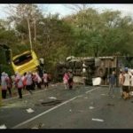 Kecelakaan beruntun melibatkan 6 kendaraan di Situbondo tewaskan satu orang (Foto: Ist)