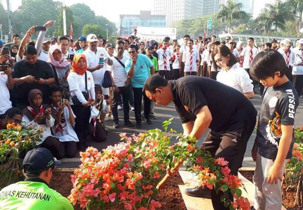 Pemprov DKI Jakarta Giat Tanam 100 Ribu Bougenville untuk Serap Polusi Jakarta