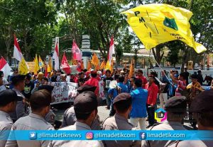 Baru Dilantik, DPRD Sampang di Demo Mahasiswa