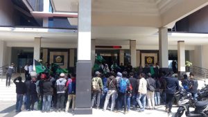 Buntut dari Pelecehan Warek III UTM Terhadap HMI, Sejumlah Kader dan Alumni HMI Kepung Kampus UTM