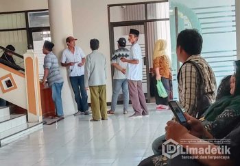 Mattinggal Balon Desa Panggung Datangi DPRD