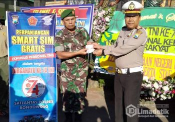 Satlantas Polres Bondowoso Bagikan Perpanjangan Smart SIM Gratis di HUT TNI