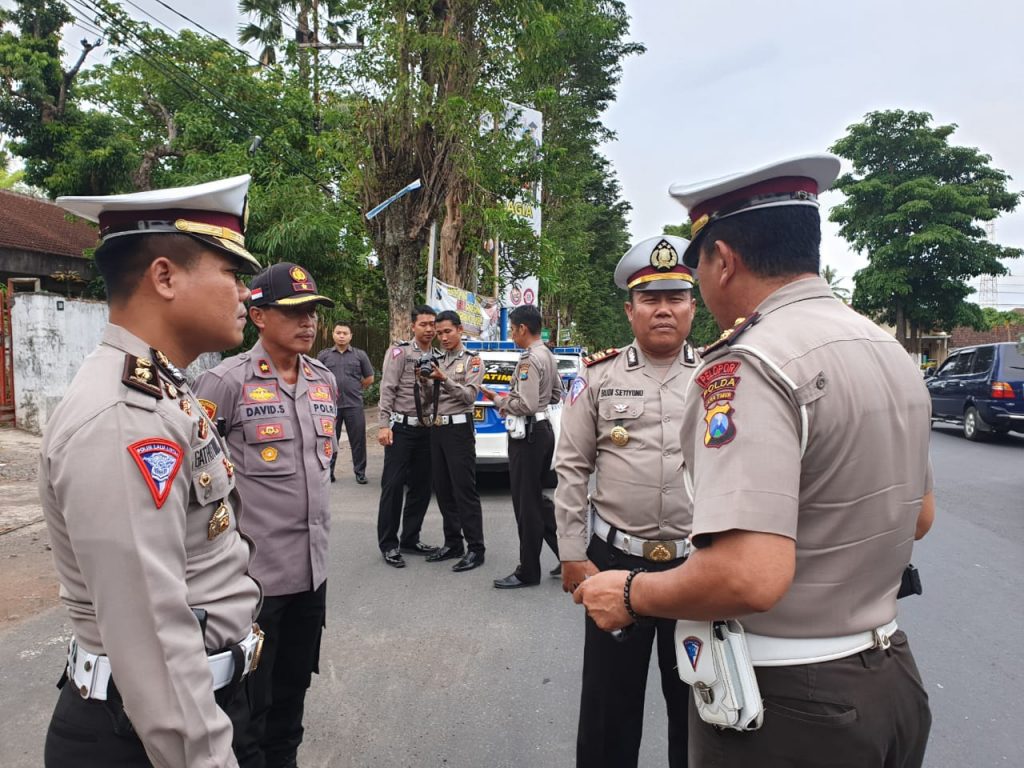 Kedatangan Tim Penilai KTL, Satlantas Bondowoso Jadikan Jalan A Yani Percontohan