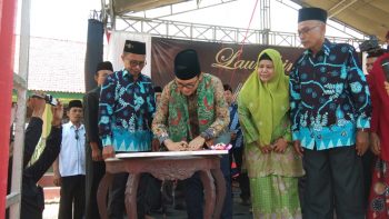 Bupati Baddrut Launching Rumah Batik Kolor SMA Maarif 1 Pamekasan