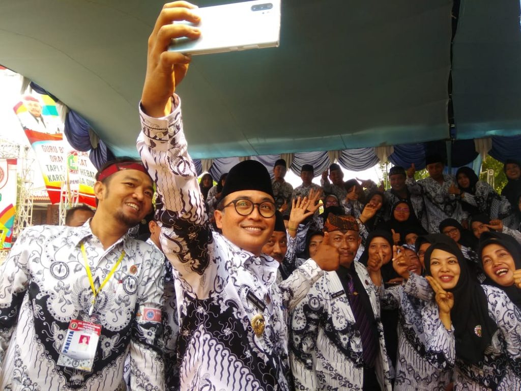 Momentum HUT PGRI ke 74, Bupati Ajak Para Guru Didik Siswa dengan Syukur dan Senyum