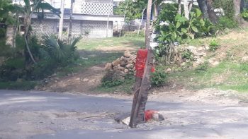 Jalan Penghubung Antar Kecamatan di Sumenep Membahayakan