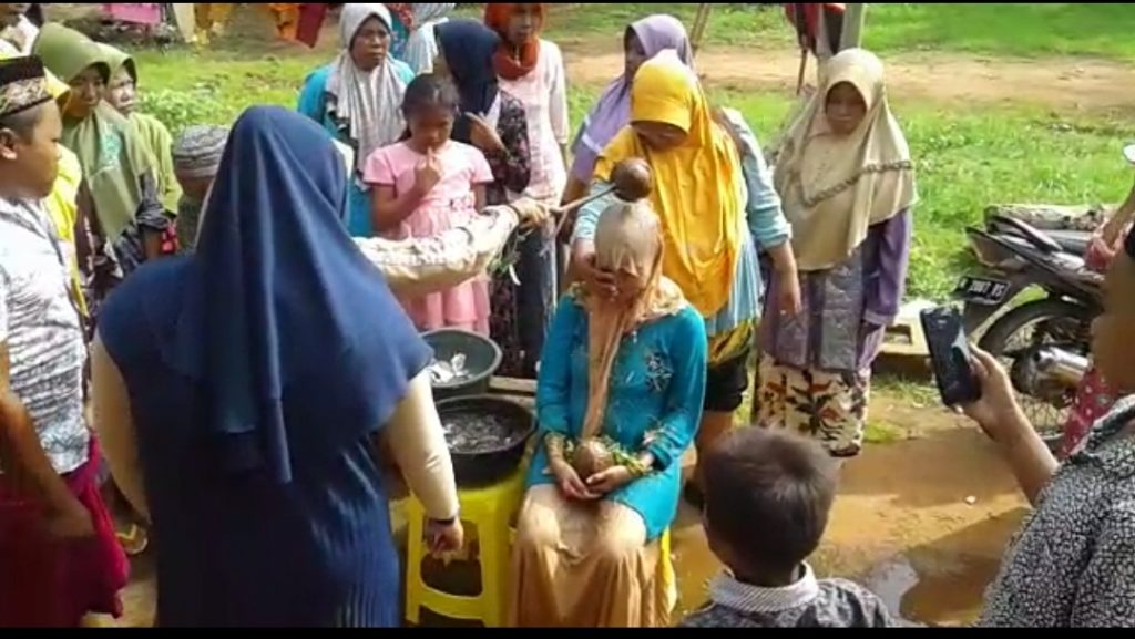 Tradisi “Pelet Kandung” di Desa Pasongsongan Kabupaten Sumenep