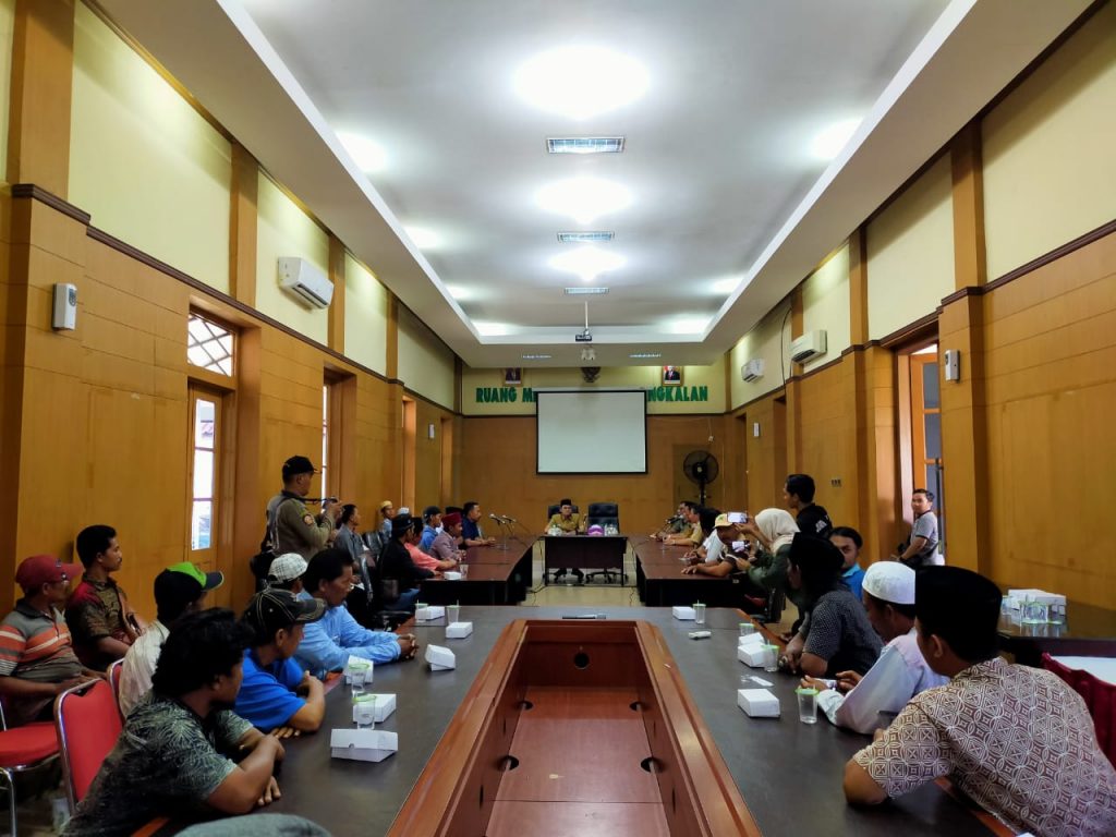 Bupati Terima Keluh Kesah Puluhan PKL