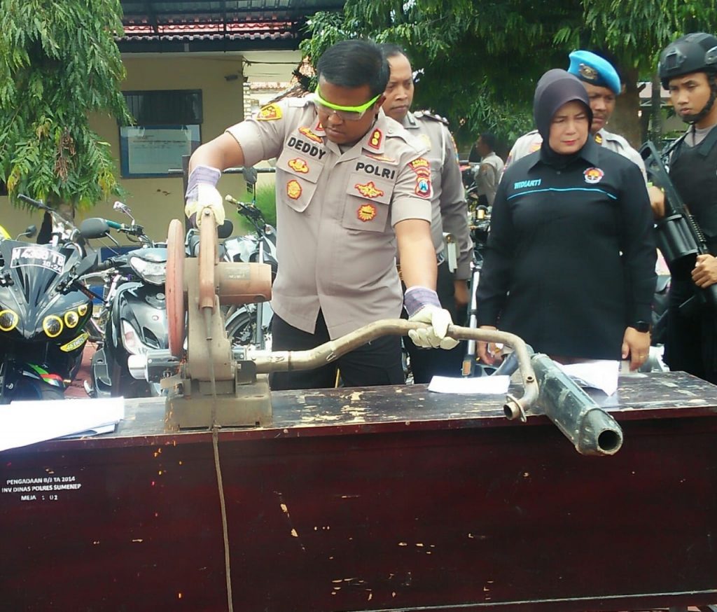 Ratusan Knalpot Brong di Sumenep Dimusnahkan