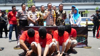 Polrestabes Surabaya Berhasil Ungkap Kasus Penggelapan 23 Unit Mobil Rental