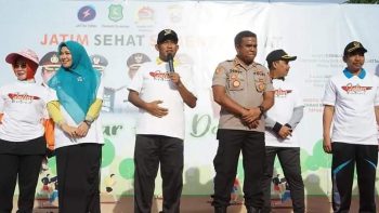 Senam Sehat untuk Jatim Sehat, Wabup Sumenep Tekankan Pentingnya Menjaga Lingkungan Tetap Bersih 2 Senam Sehat untuk Jatim Sehat, Wabup Sumenep Tekankan Pentingnya Menjaga Lingkungan Tetap Bersih