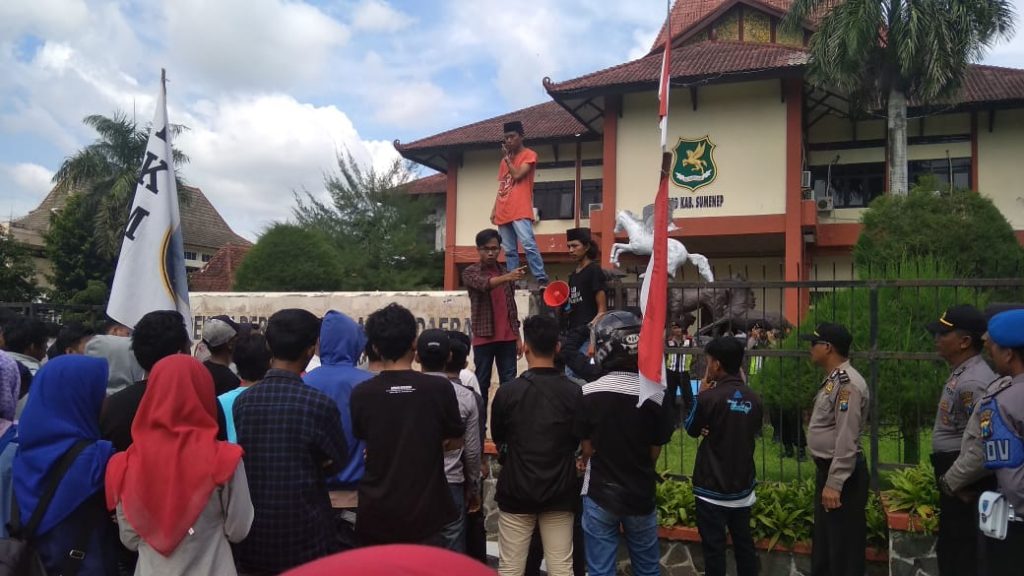 Soroti Tambak Udang, Pemuda Empat Kecamatan Kembali Demo Dewan Sumenep