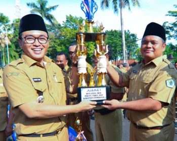 Berprestasi, Bupati Pamekasan Beri Reward ASN Sukses Pengelolaan PBB-P2