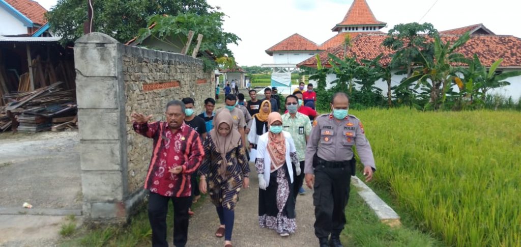 Perangkat Desa Madulang Beserta Kelompok Pemuda Kompak Lakukan Pencegahan Penyebaran Covid-19