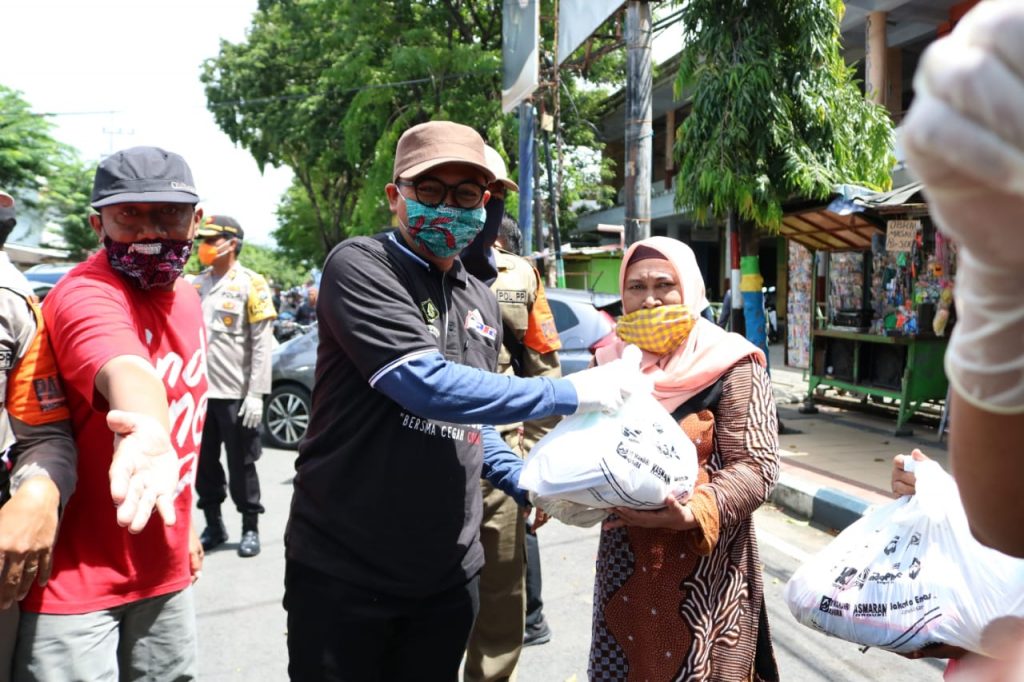Pemkab Pamekasan Salurkan 2.000 Paket Sembako Bantuan dari Pengusaha