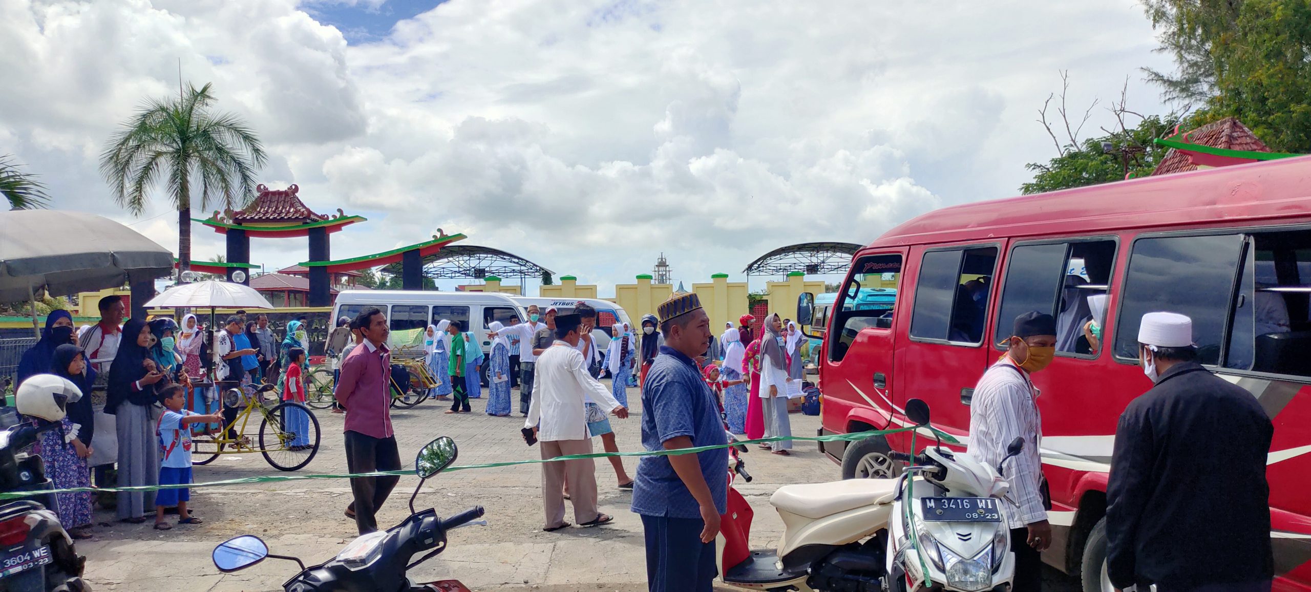 Hari ini, Ratusan Santriwati PP Al-Amin Prenduan Sumenep Wilayah Kota Dipulangkan 2 IMG20200403100339 scaled