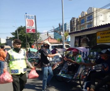 Alumsi SMA Surabaya Bersatu Galang Donasi Bantu Warga Terdampak Covid-19