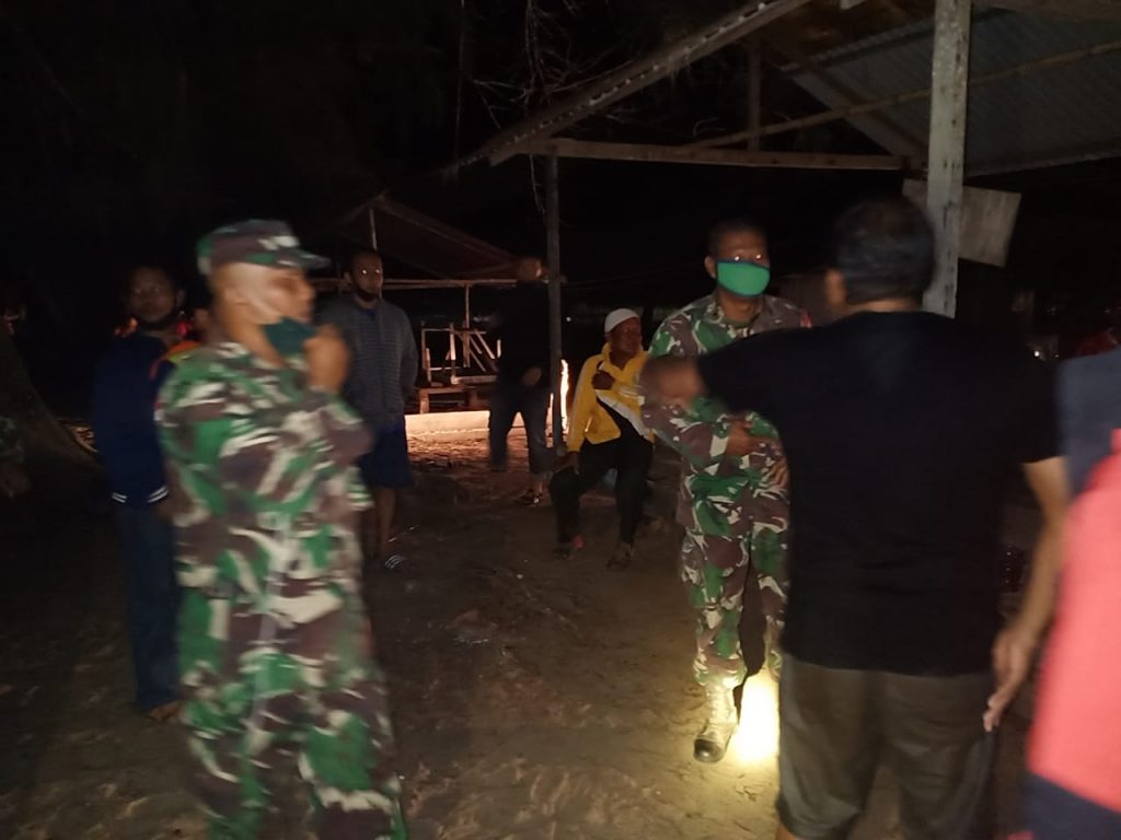 10 Tim SFQR Lanal Sangatta Berhasil Evakuasi Korban Tenggelam Di Teluk Lombok.1