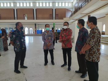 Bupati Pamekasan Tinjau Persiapan Tempat Observasi PDP