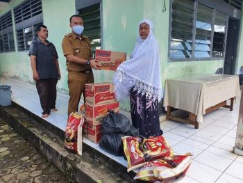 Pemkot Juga Berikan Sembako Kepada Guru Ngaji, Panti Asuhan, Vihara dan Gereja 5 Pemkot Juga Berikan Sembako Kepada Guru Ngaji, Panti Asuhan, Vihara dan Gereja
