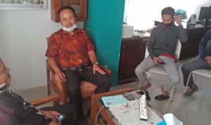 Keluarga Pelanggan MH dengan Petugas PLN AS di Mediasi di PLN Sampang