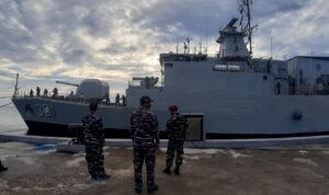 Dua Kapal Perang TNI AL Jajaran Koarmada II, Sandar di Lanal Mamuju