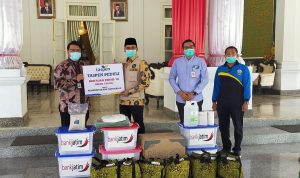 PT Taspen Cabang Pamekasan Salurkan Bantuan Pada Pemkab Bangkalan 1 PT Taspen Cabang Pamekasan Salurkan Bantuan Pada Pemkab Bangkalan