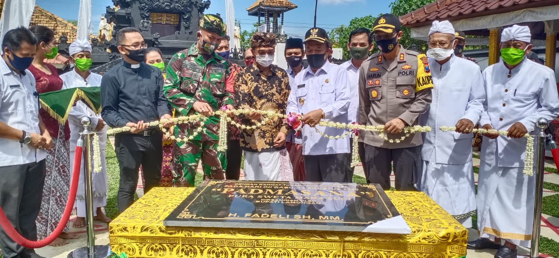 1. Resmikan Tiga Tempat Ibadah Tangguh