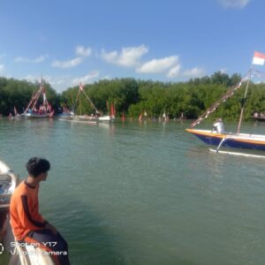 Gunakan Perahu Nelayan, Ratusan Siswa Babussalam Tanjung Kiaok Sapeken Gelar Upacara HUT RI ke-75 di Laut
