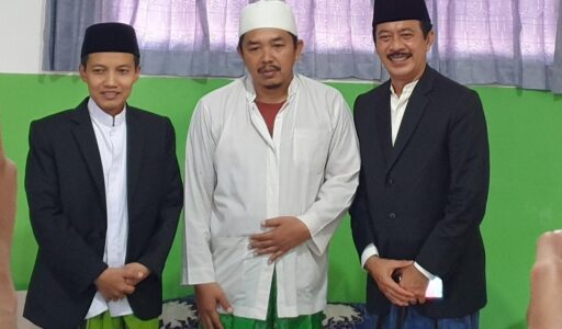 KH. Kholil As’ad Berikan Dukungan Kepada Fattah – Kiai Fikri