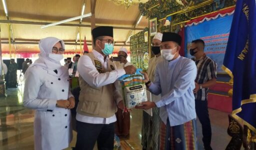 Salurkan 46.537 Paket Sembako Untuk Ponpes dan Penyandang Disabilitas